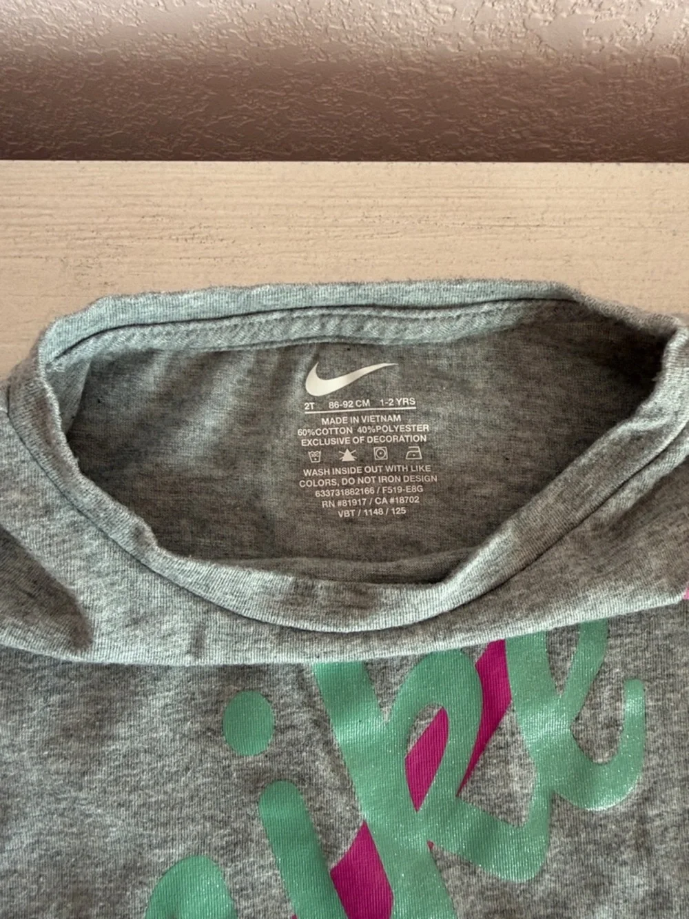 Nike Girls Gray Tee with Mint Shorts and Pink Logo - Picture 2 of 4